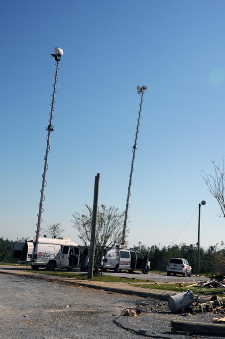 Alt: Yazoo City, Miss., April 29, 2010 -- News media crews are set up at the State/FEMA Disaster Staging Area at a local shopping center. Local media helps get information to the community about services for survivors of the April 24 tornado. George Armstrong/FEMA Photo by George Armstrong - Apr 28, 2010 - Location: Yazoo City, MS